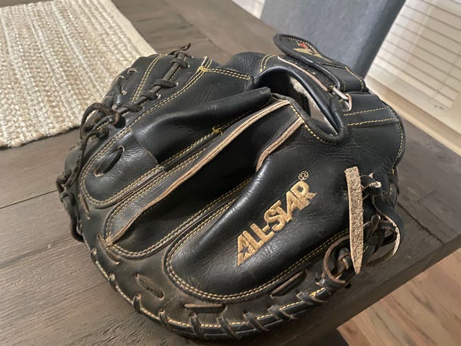 Right Hand Throw 33.5" CM3000SBK Catcher's Glove