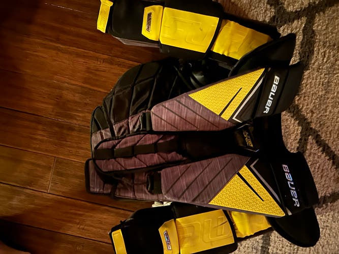 Used Large Bauer Supreme UltraSonic Goalie Chest Protector