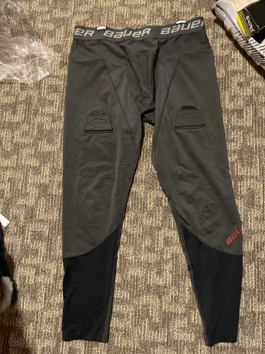 NWOT Adult Unisex Bauer Compression Pants