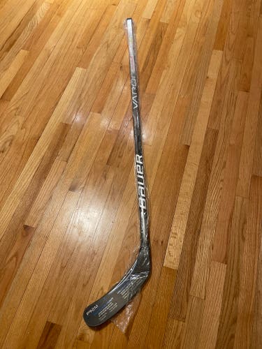 Intermediate Right Handed P92M Vapor Hyperlite Hockey Stick