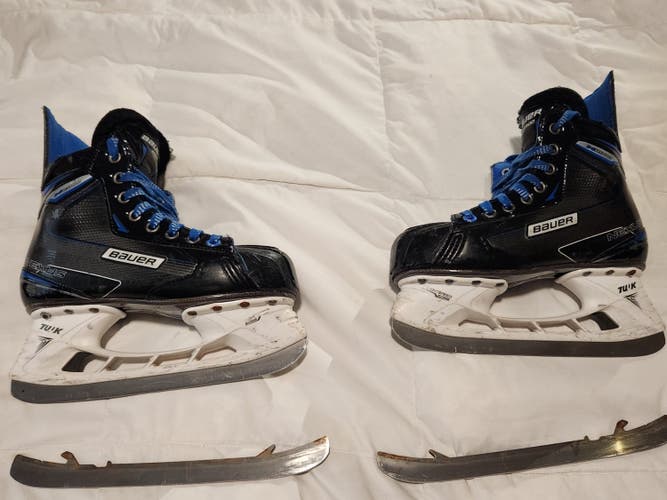 Intermediate Used Bauer Nexus 2900 Hockey Skates Regular Width Size 5