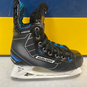 Junior Bauer Regular Width Size 4 Nexus Freeze Hockey Skates