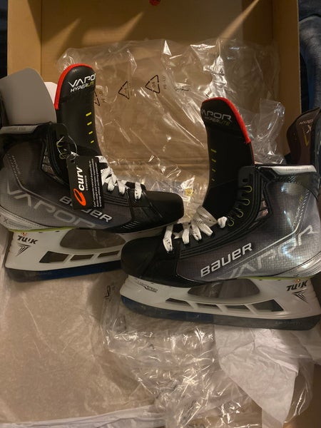 New Bauer Size 7.5 Vapor Hyperlite Hockey Skates