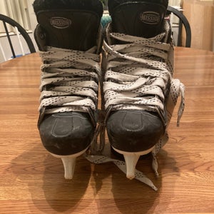 Used Mission Regular Width Size 1 Amp 7 Hockey Skates