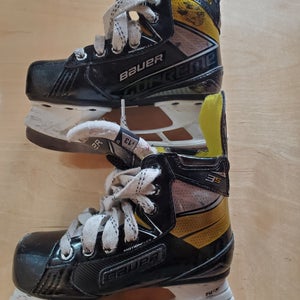 Youth Used Bauer Supreme 3S Hockey Skates Regular Width Size 13