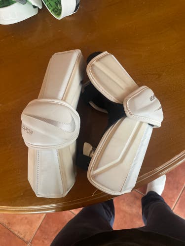Used Medium/Large Nike Vapor Arm Pads