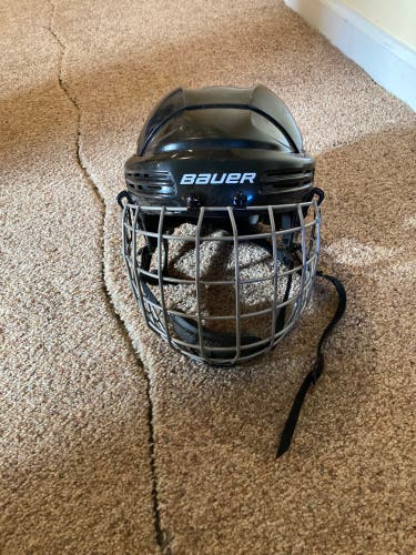 Used Medium Bauer BHH2100M Helmet
