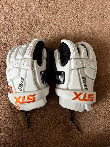Syracuse Goalie Gloves