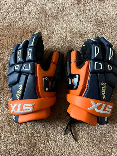 Syracuse Goalie Gloves