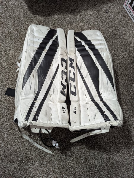 Used 28" CCM Extreme Flex E3.5 Goalie Leg Pads