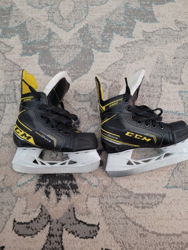 Youth Used CCM Super Tacks 9350 Hockey Skates