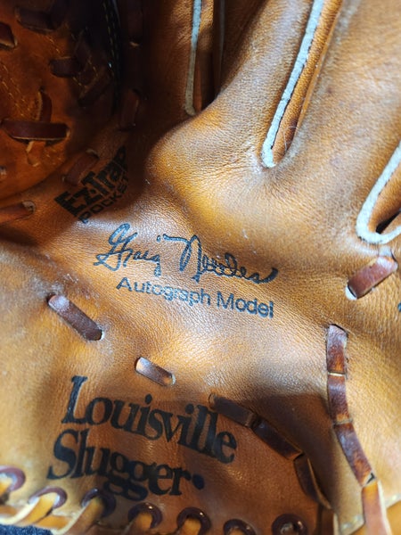 Louisville Slugger Right Hand Throw HBG27D Eric Davis Signature Model  Baseball Glove 12