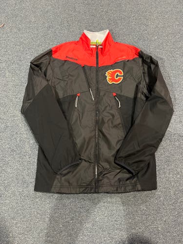 New Reebok Calgary Flames Center Ice Kinetic Fit Jacket Small