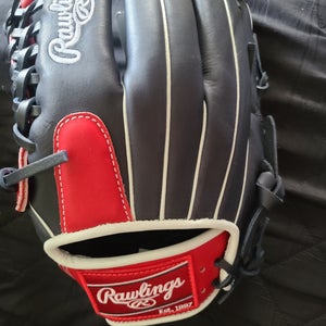 New Rawlings Left Hand Throw Infield Baseball Glove