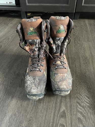 Used Size 9.0 (Women's 10) Rocky Mountain Boots