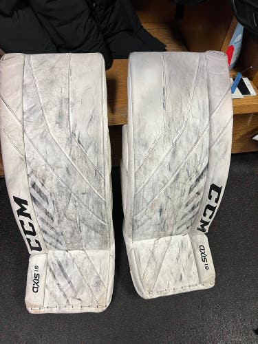 31" CCM  Axis 1.9 Goalie Leg Pads