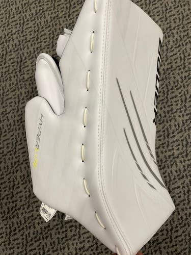 Bauer Senior White Hyperlite regular blocker