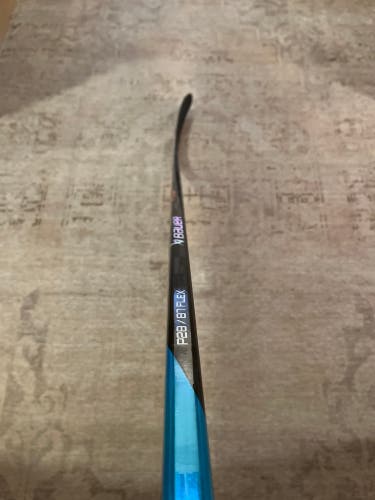 Senior Left Hand P28 Nexus Sync Hockey Stick