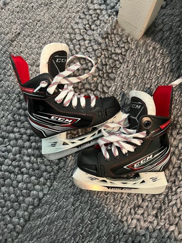 Used CCM Size 10 JetSpeed FT480 Hockey Skates
