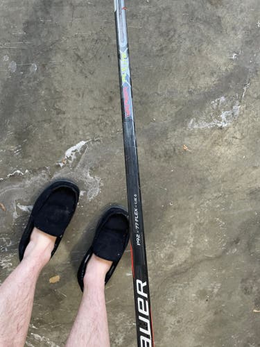 Senior Right Handed P92  Vapor FlyLite Hockey Stick