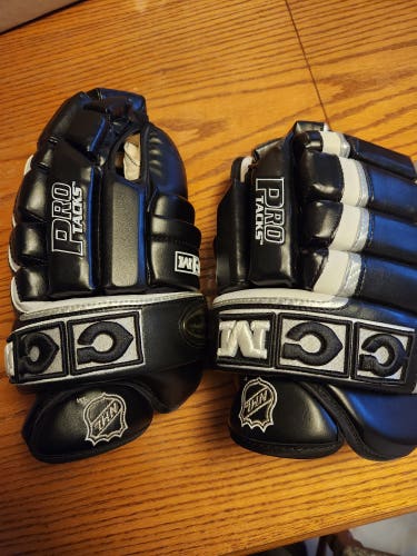New CCM Classic Pro 4-Roll Gloves 15"