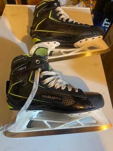 Used CCM Regular Width  Size 9.5 Super tacks 9370 Hockey Goalie Skates