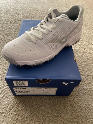 White New Size 9.0 Mizuno Turf Shoes