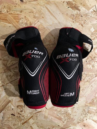 Used Medium Bauer Vapor X800 Elbow Pads