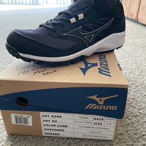 Black New Size 9.0 Mizuno Mid Turf Shoes