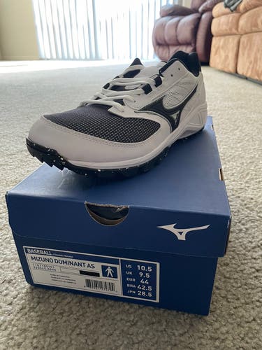 White New Size Men's 10.5 Mizuno Turf Shoes