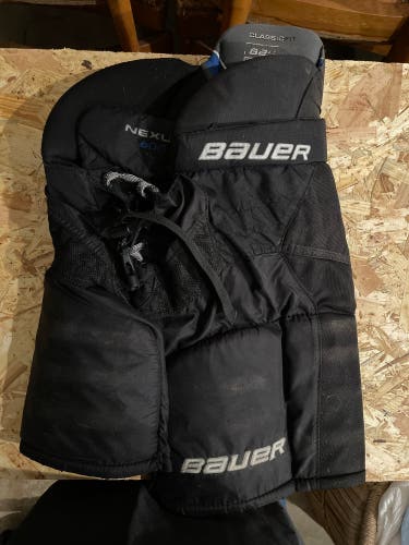 Used Small Bauer Nexus 600 Hockey Pants