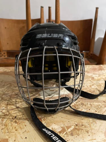 Used Small Bauer Re-Akt Helmet