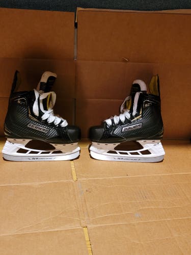 Youth Used Bauer Supreme S27 Hockey Skates Regular Width Size 10.5