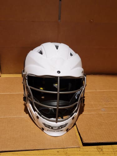Used Player's Cascade CS-R Youth Helmet