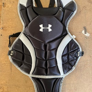 New Under Armour Victory Series Catcher's Chest Protector 13.5"