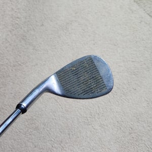 Men's Used Tour Right Handed LW2 Wedge 64 Degree