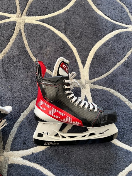 Used CCM Regular Width Size 8.5 JetSpeed FT4 Pro Hockey Skates