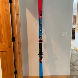 Volkl FIS SG 211 cm Racing Skis With Bindings