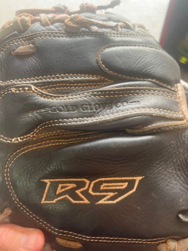 Right Hand Throw 32.5" R9 Baseball Glove