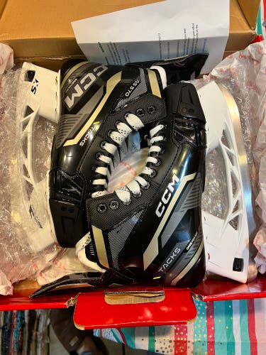 Used CCM Regular Width  Size 8.5 Super Tacks AS570 Hockey Skates