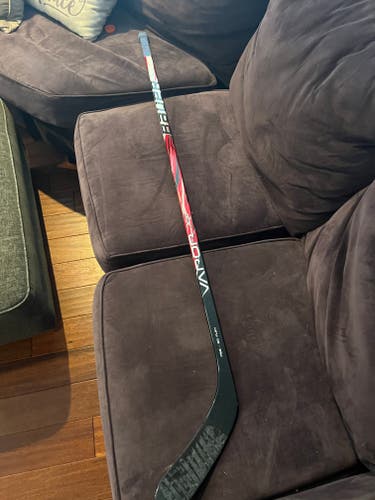 Bauer Right Handed Vapor 2x Hockey Stick
