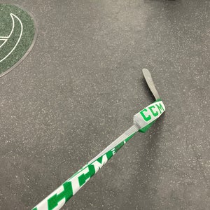 Used Right Handed Tacks 9060 Hockey Stick