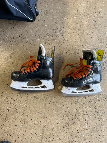 Used Bauer Regular Width Size 3 Supreme S29 Hockey Skates