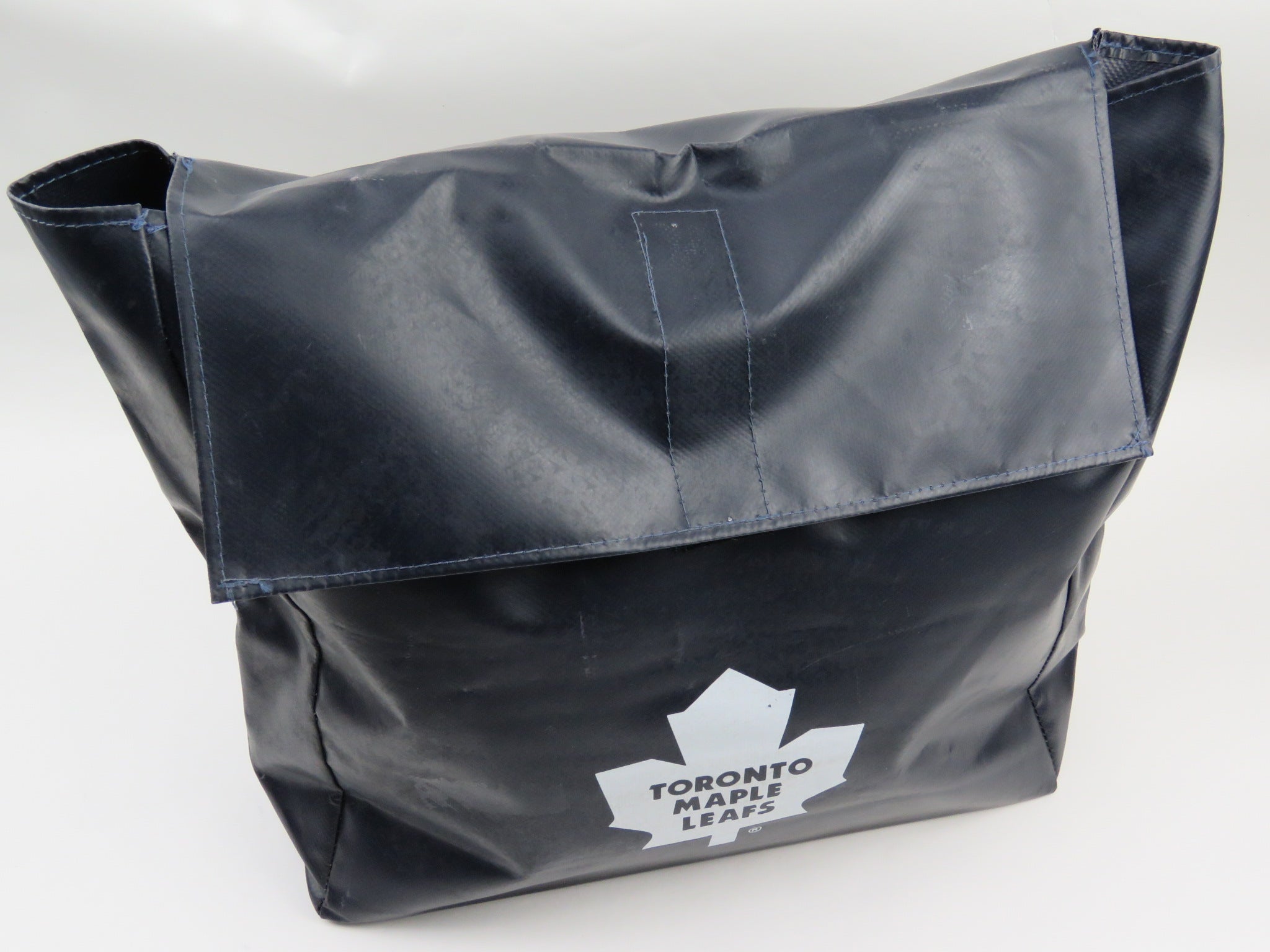 JRZ Toronto Maple Leafs NHL Pro Stock Team Issued Hockey Player Shave Kit  Toiletry Bag