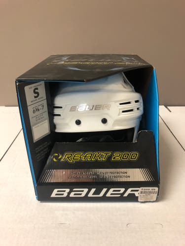 New Senior Bauer Re-Akt 200 Hockey Helmet White Small Sm S sr reakt