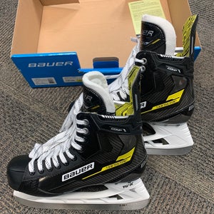 New Bauer Regular Width Size 6.5 Supreme Comp Hockey Skates