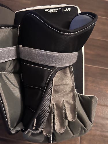 Warrior JR Hockey Goalie Blocker