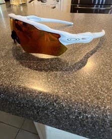 New Unisex One Size Fits All Oakley Radar EV Sunglasses
