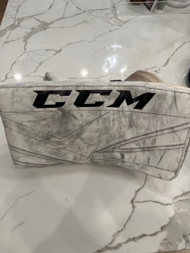 Used CCM Regular P2.5 JR GOALIE BLOCKER