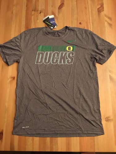 NWT men's XXL nike Oregon Ducks team issue Mens Football Dri-Fit tee Shirt